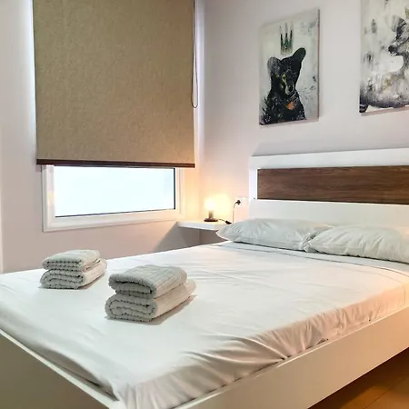 Stunning And Sunny + Parking + Terrace By Canary365 アパート Tenoya